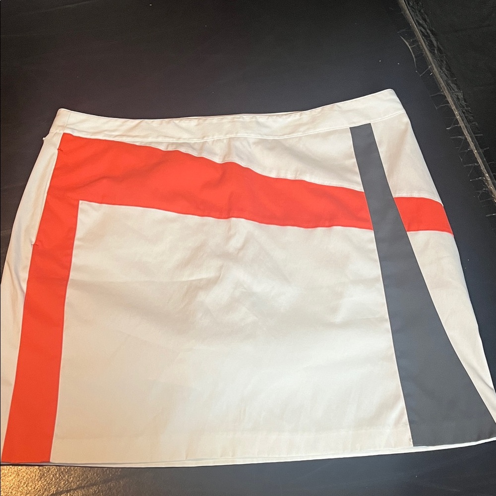 Greg Norman Women’s Golf Skort Size 12 Stretch White Geometric Pockets Side Zip